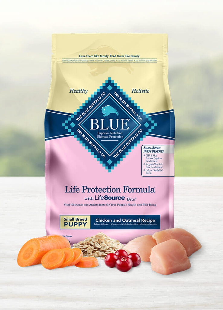 BLUE BUFFALO Life Protection Formula Small Breed Puppy Chicken &amp; Oatmeal Recipe Dry Dog Food 6.8kg